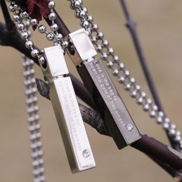 Divat Kocka Alakú, Finomított Édes Szerelmesek Titán Nyaklánc Medálok